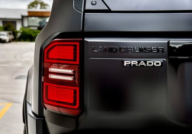 Prado rear badge and tail light under matte film